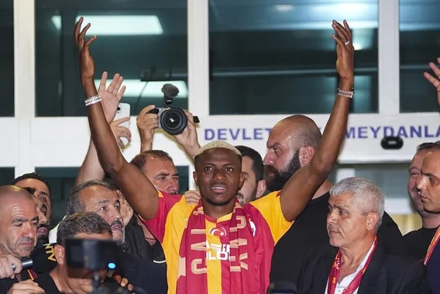 Avrupa, Nijeryalı Yıldız Osimhen'in Transferini Konuşuyor: Gündemi Sarsan İmkansız Hayal
