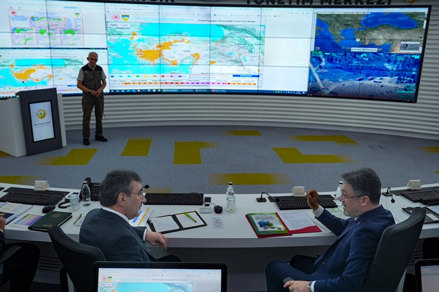 Cumhurbaşkanı Yardımcısı Yılmaz, orman yangınlarına karşı tüm kurum ve kuruluşlarla her türlü tedbirin alındığını belirtti.