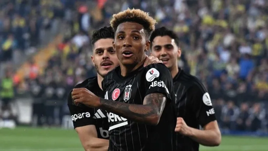 Beşiktaş'ta Yeni Bir Ayrılık Kapıda! Semih Kılıçsoy, Shakhtar Maçı Sonrası Uçağa Biniyor