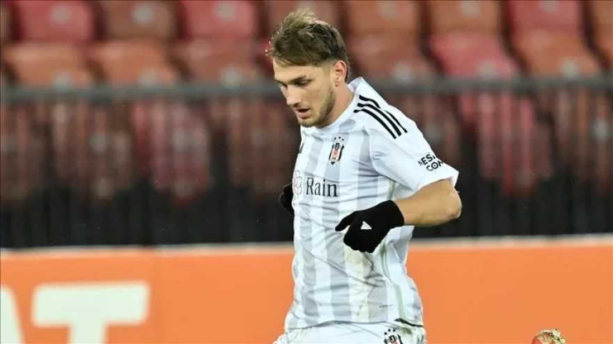 Beşiktaş'ta Yeni Bir Ayrılık Kapıda! Semih Kılıçsoy, Shakhtar Maçı Sonrası Uçağa Biniyor