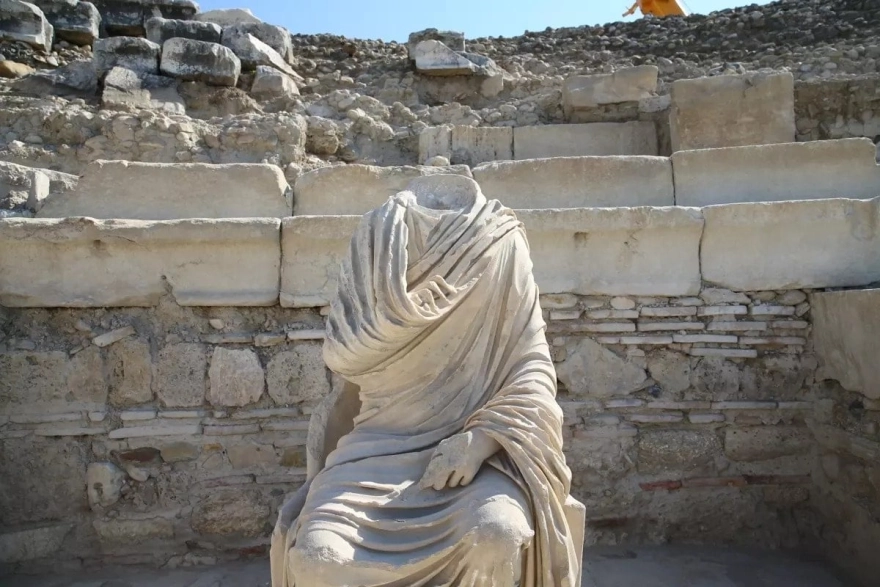 Denizli'deki Laodikya Antik Kenti'nde 2050 Yıllık Meclis Binası Keşfedildi