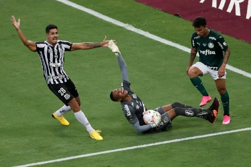 Galatasaray'a hiç duyulmamış sürpriz kaleci ismi