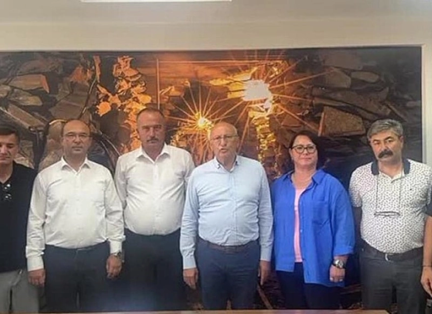 CHP'li Utku Çakırözer'den grev yasaklarına tepki