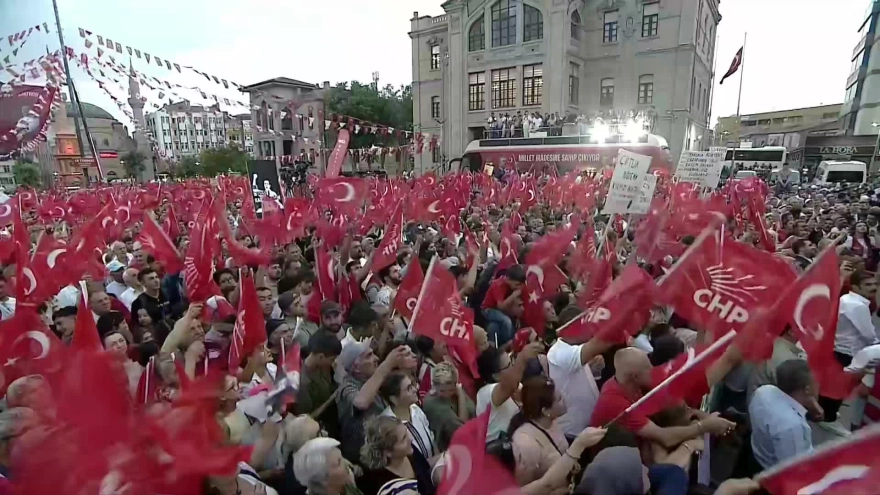 CHP'nin Aksaray'da düzenlediği mitingde, cezaevinde bulunan Ekrem İmamoğlu'ndan mesaj geldi: 