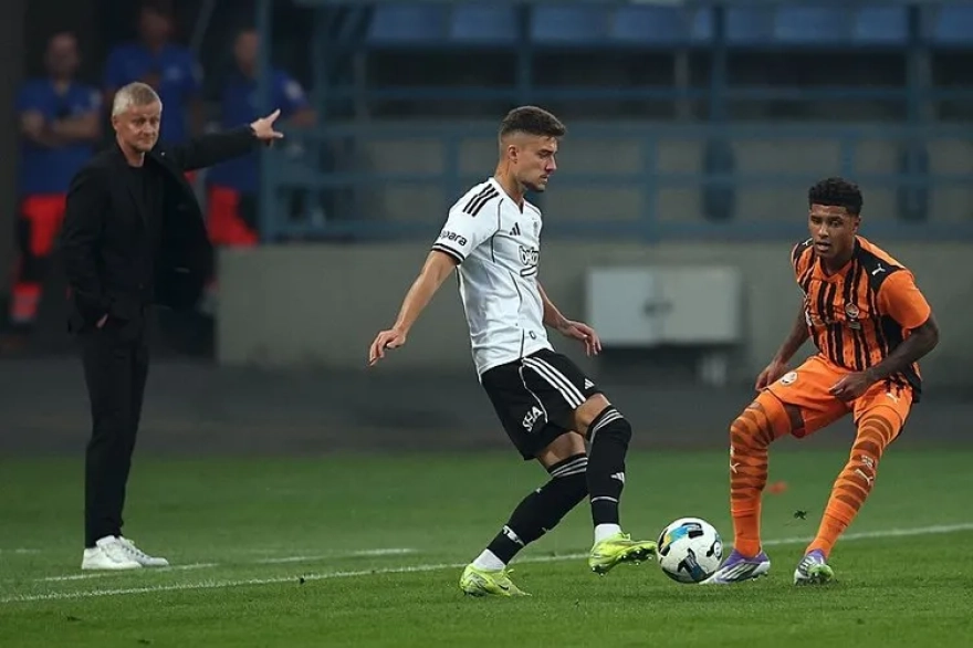 Beşiktaş ve Fenerbahçe'den Beklenmedik Transfer Girişimi