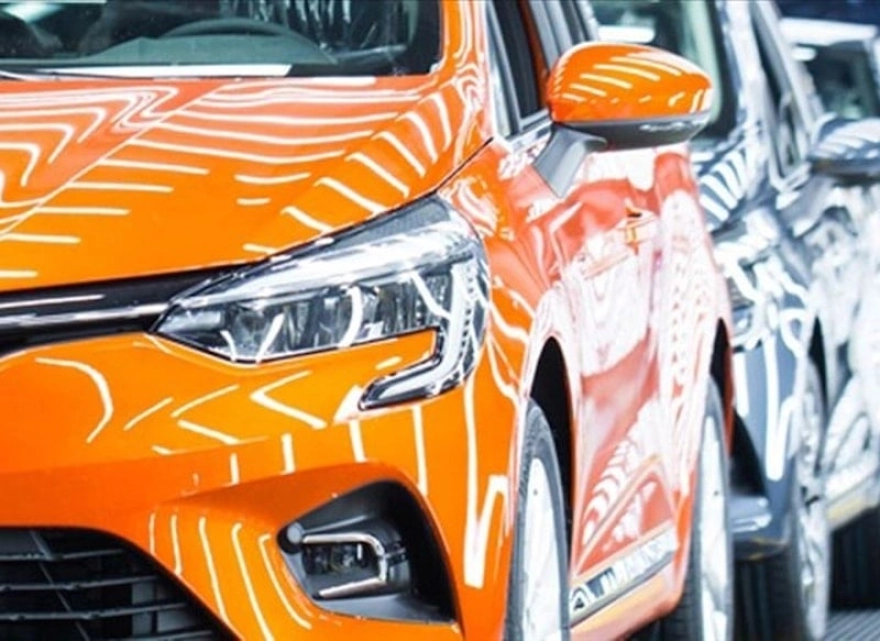 Türkiye İhracatçılar Meclisi (TİM) verilerine göre temmuz ayında otomotiv endüstrisi, sanayi grubunda 3,8 milyar dolarla en çok ihracat yapan sektör oldu.