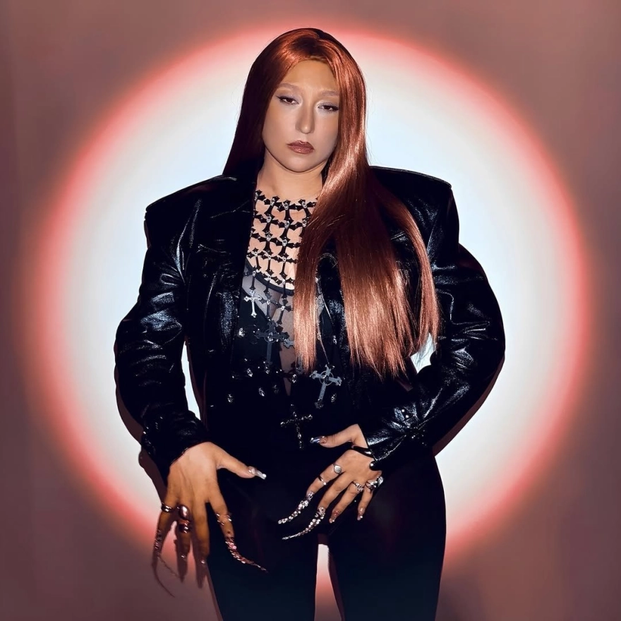 Kalben yeni tarzıyla tanınmaz halde