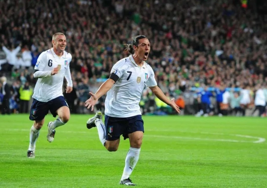 Dünyanın en çok kırmızı kart gören futbolcuları belirlendi; listede bir Türk oyuncu da yer alıyor.