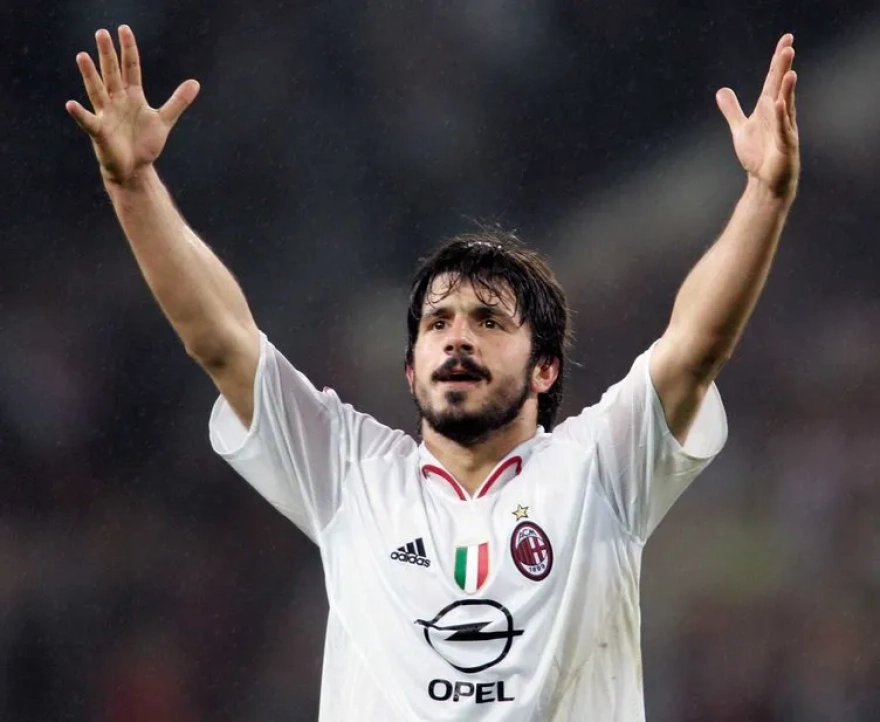 Dünyanın en çok kırmızı kart gören futbolcuları belirlendi; listede bir Türk oyuncu da yer alıyor.