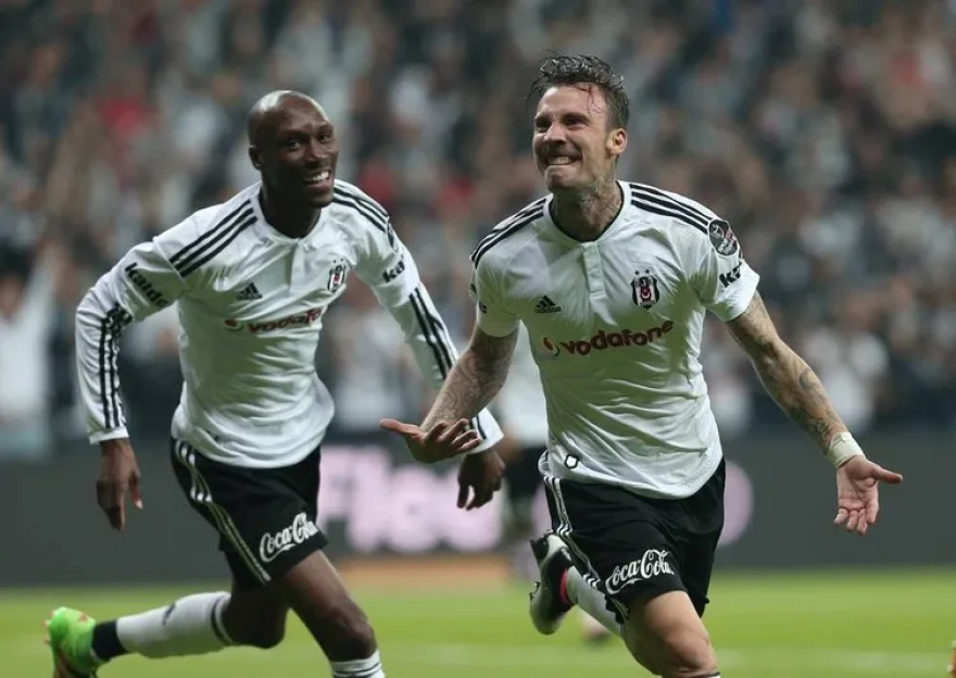 Dünyanın en çok kırmızı kart gören futbolcuları belirlendi; listede bir Türk oyuncu da yer alıyor.