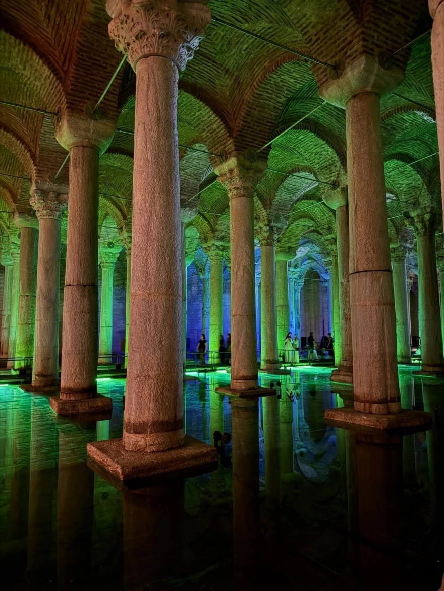 Mauro Icardi'nin sevgilisi China Suarez, sosyal medyadaki yoruma kayıtsız kalmadı.