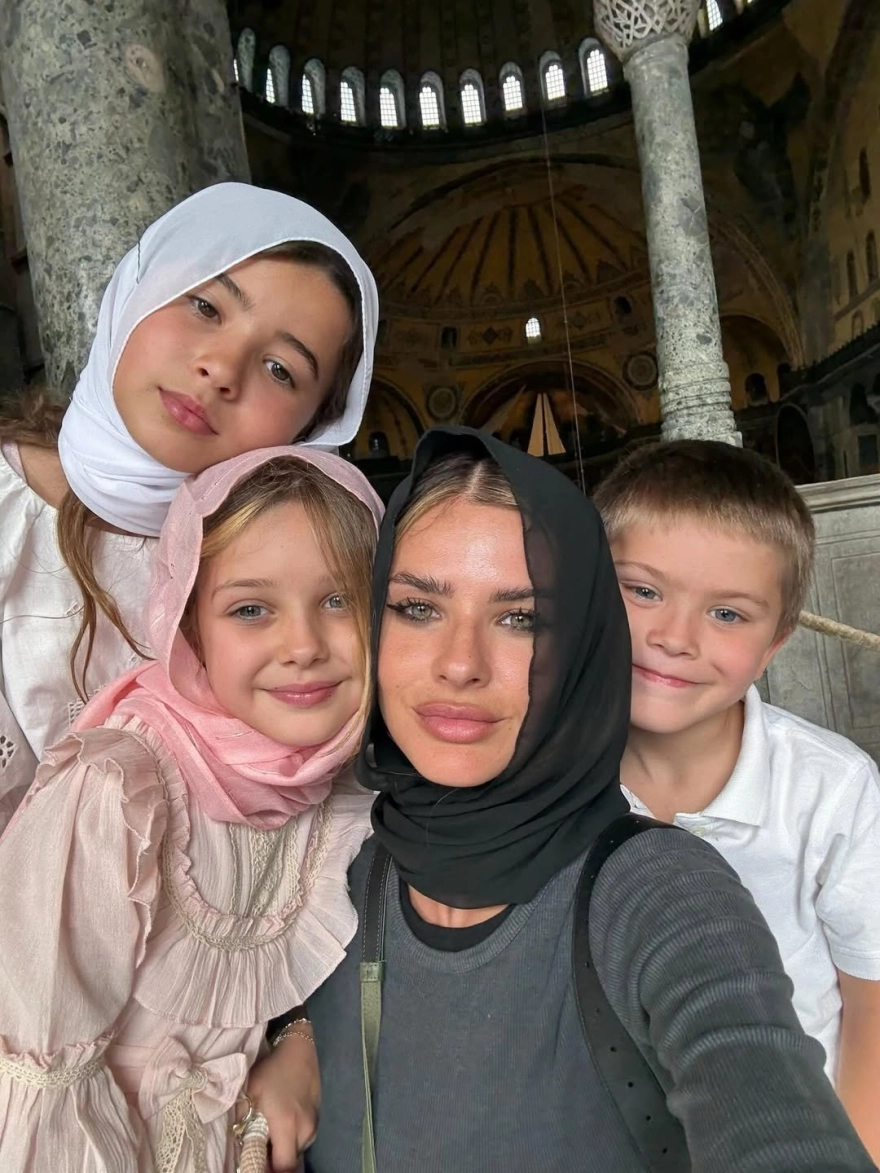 Mauro Icardi'nin sevgilisi China Suarez, sosyal medyadaki yoruma kayıtsız kalmadı.