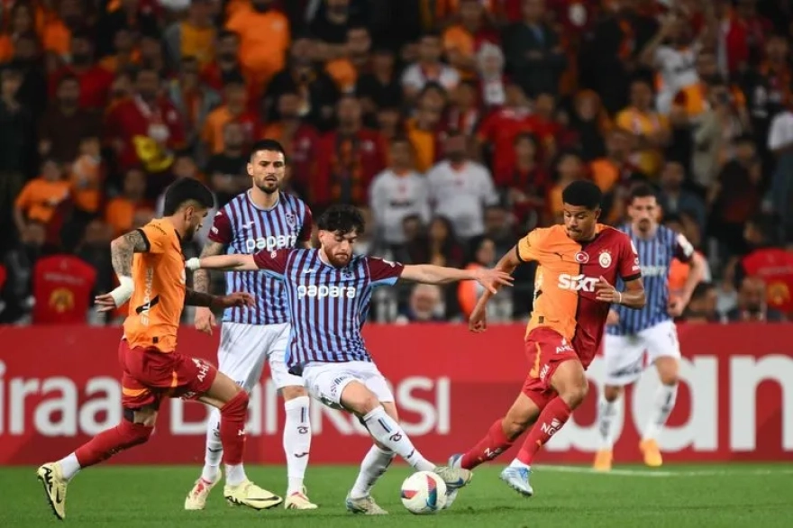 Galatasaray'dan büyük kulüplere transfer resti! 40 milyon euroluk kritik karar