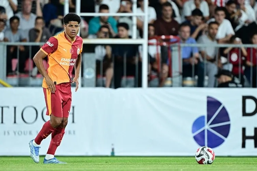Galatasaray'dan büyük kulüplere transfer resti! 40 milyon euroluk kritik karar