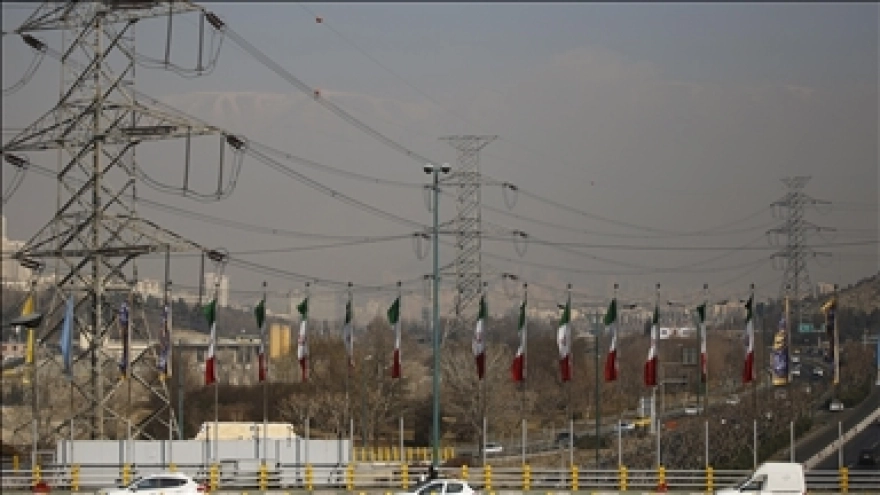 Tahran'da, enerji tüketim sınırını aşan 110 kamu kurumunun elektriği kesildi.