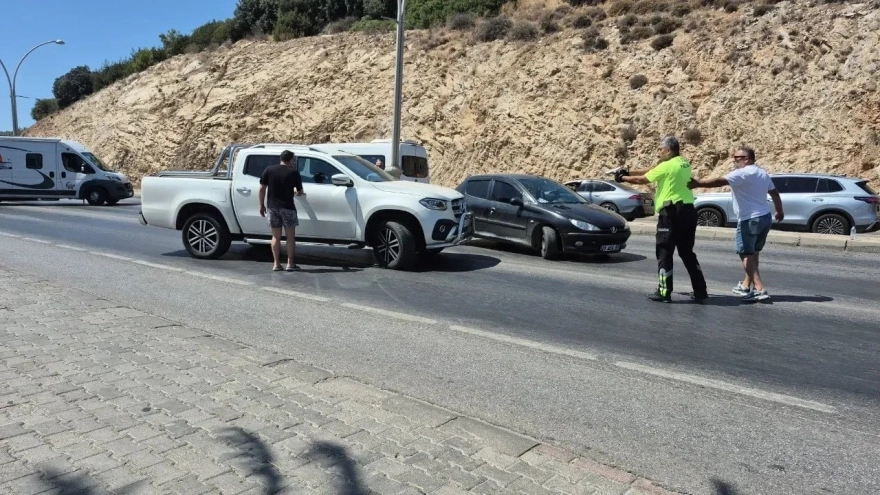 Dilan Çıtak, bikinili fotoğraflarının paylaşılmasına tepki göstererek, 'Öyle yetmez' dedi.