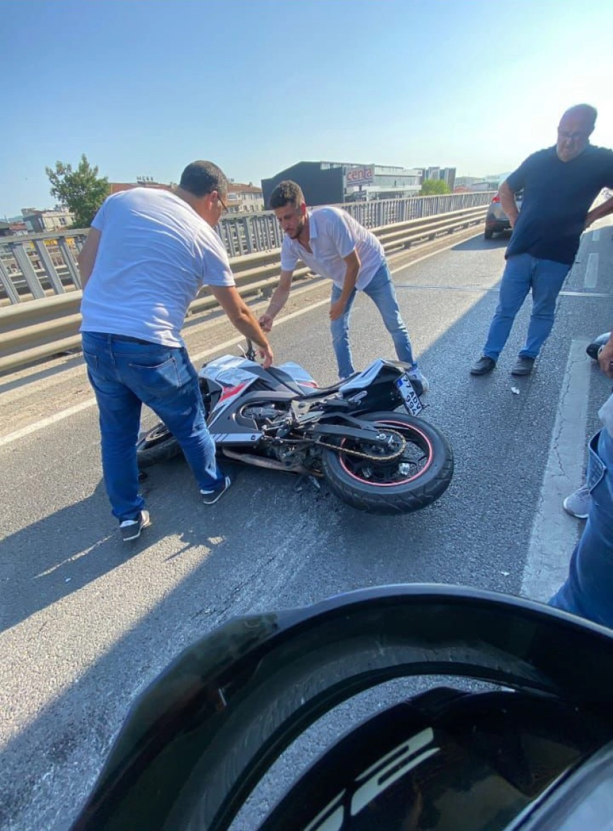 Yalova'da Tıra Çarpan Motosiklet Sürücüsü Hayatını Kaybetti
