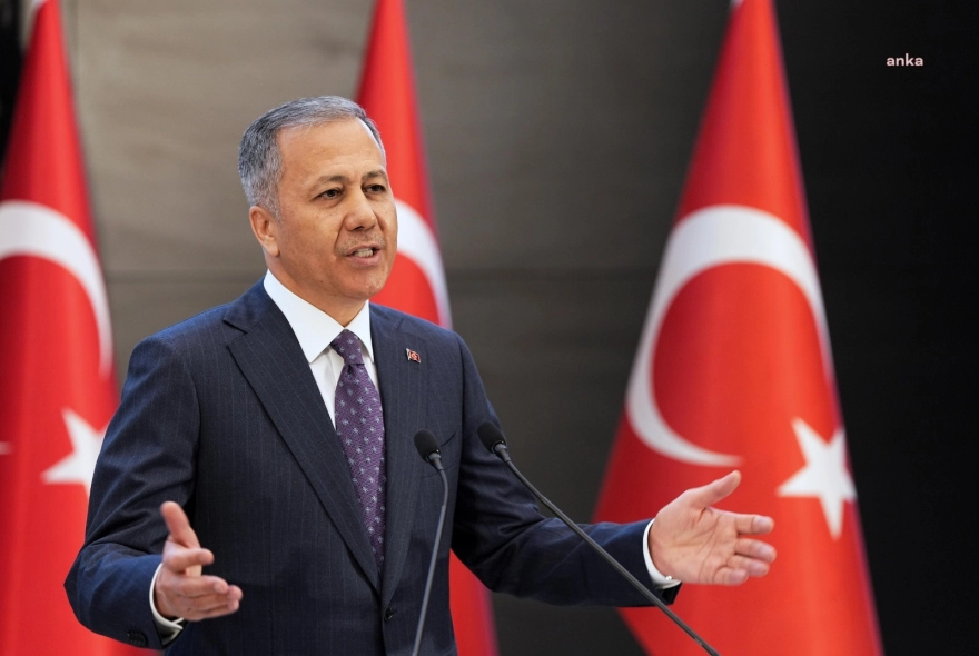 İçişleri Bakanı Yerlikaya, sahte diploma ve ehliyet operasyonlarında 197 kişinin yakalandığını ve 37'sinin tutuklandığını duyurdu.