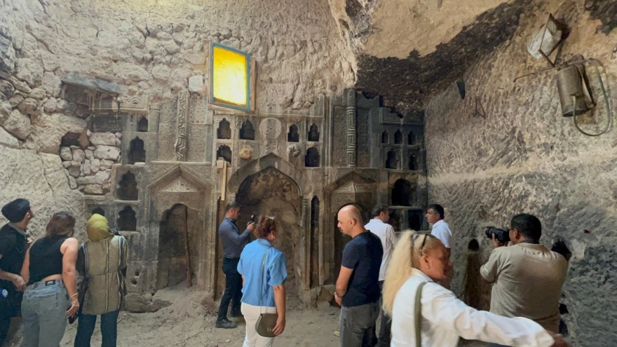 Nevşehir'de 600 yıllık tarihi yapı eski odunluktan çıktı