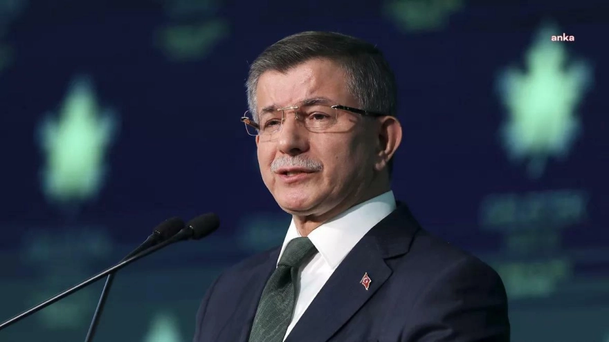 Ahmet Davutoğlu'dan 'sahte diploma' eleştirisi: Sahtekarlık pandemisi yaşıyoruz