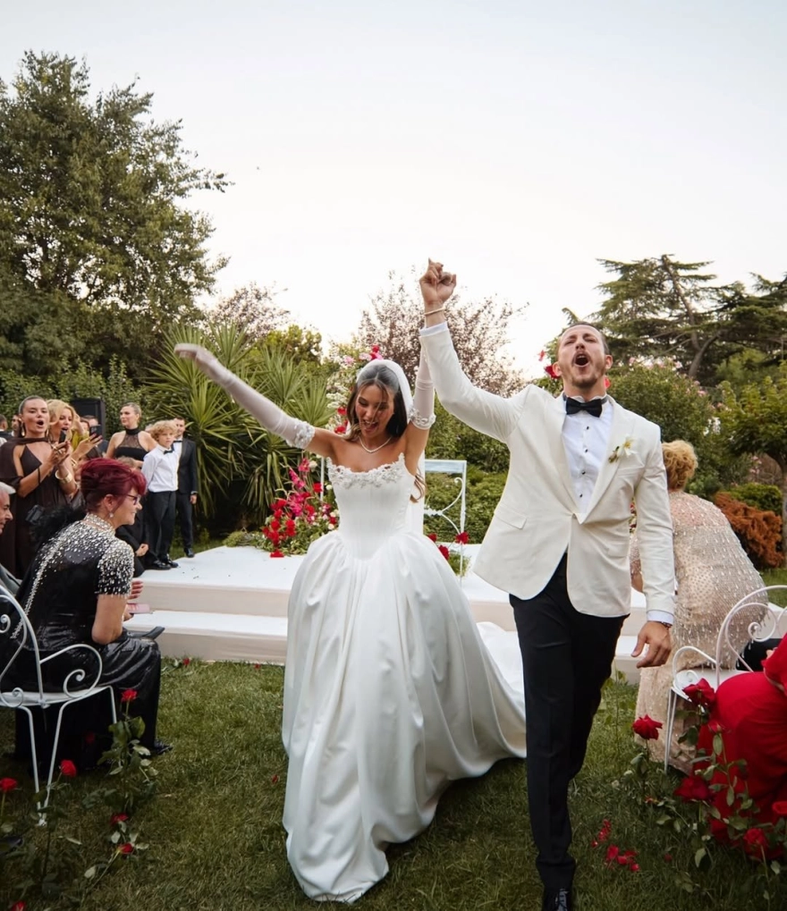 Lale Onuk, evlendikten sonra ilk kez sosyal medya hesabından bir paylaşım yaptı.