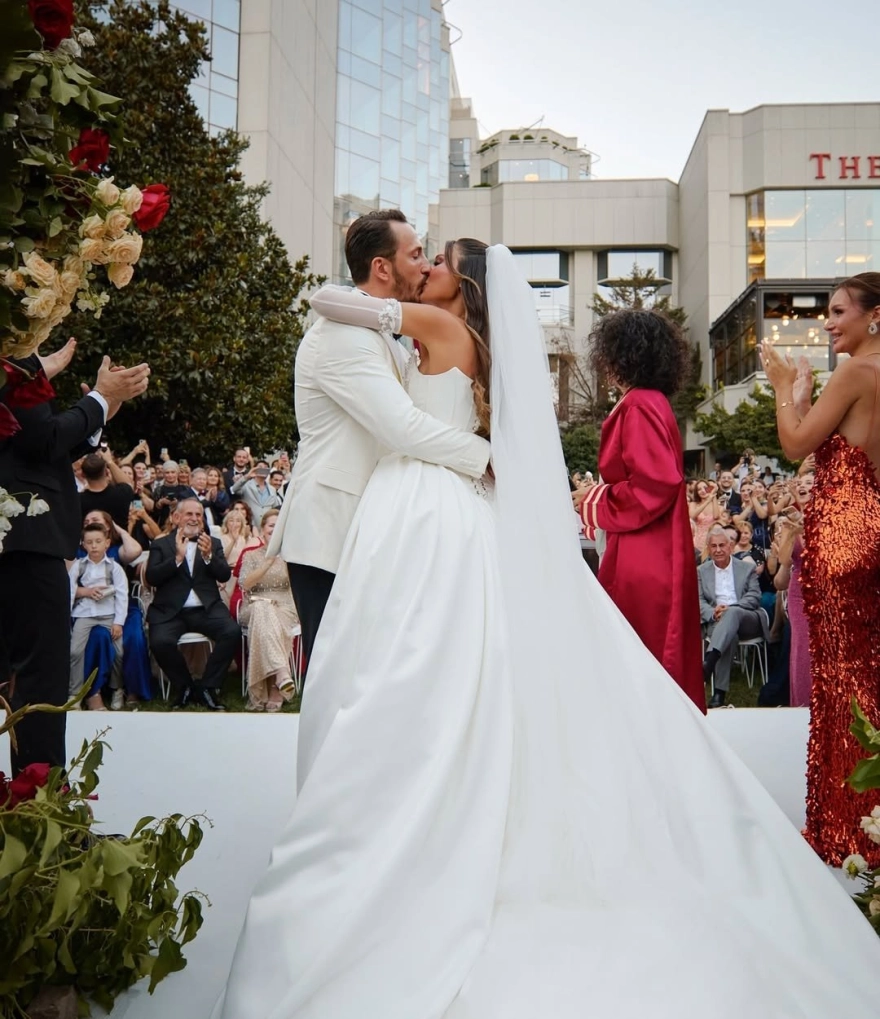 Lale Onuk, evlendikten sonra ilk kez sosyal medya hesabından bir paylaşım yaptı.