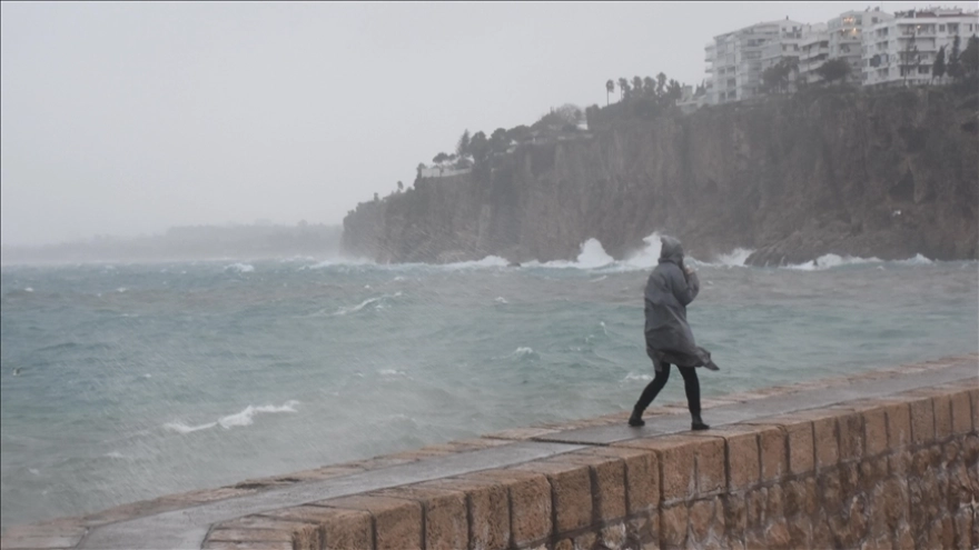 Batı Akdeniz'e Meteorolojiden Fırtına İkazı