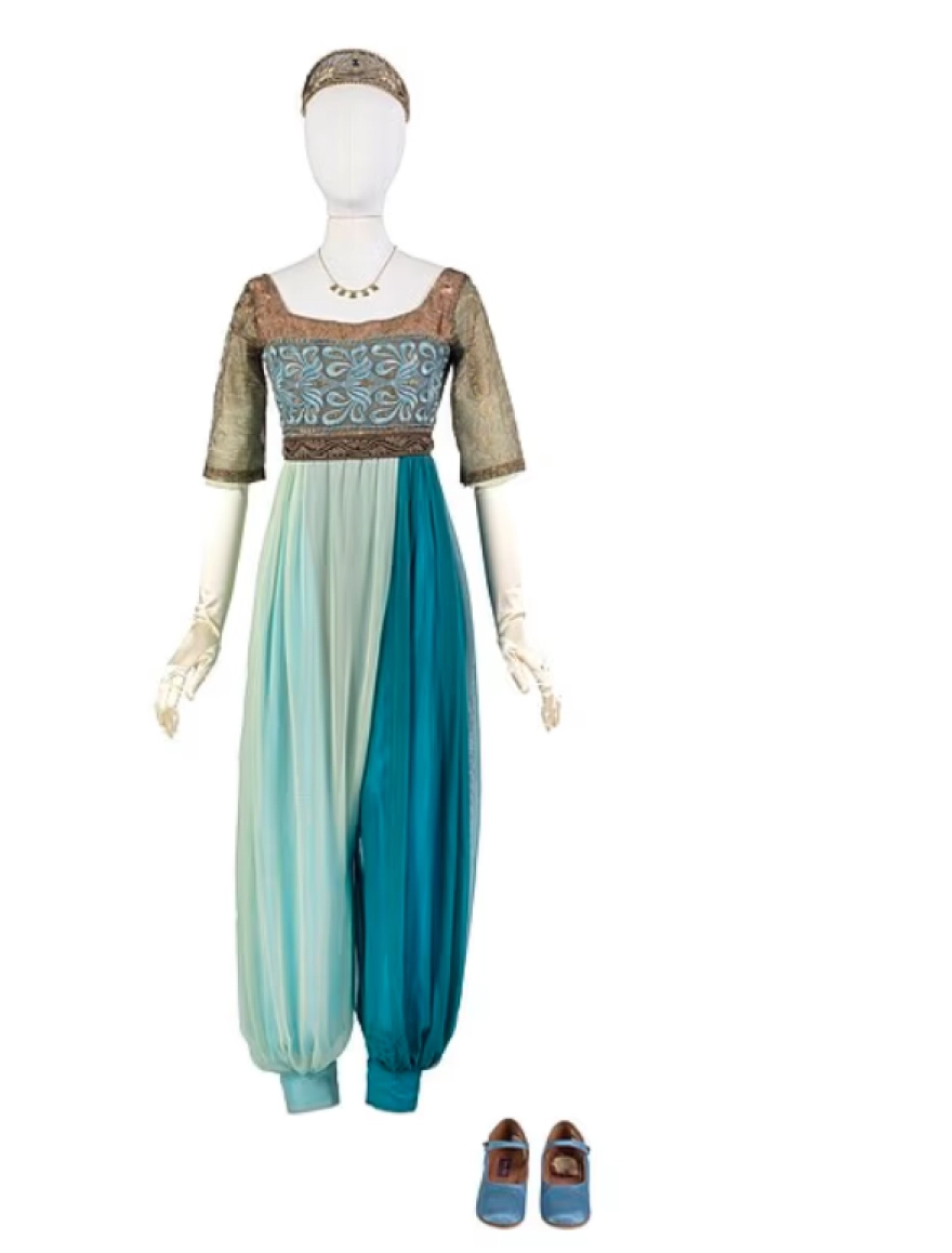 Efsanevi dizinin kostüm ve hatıraları satışa çıkıyor, rekor gelir bekleniyor.