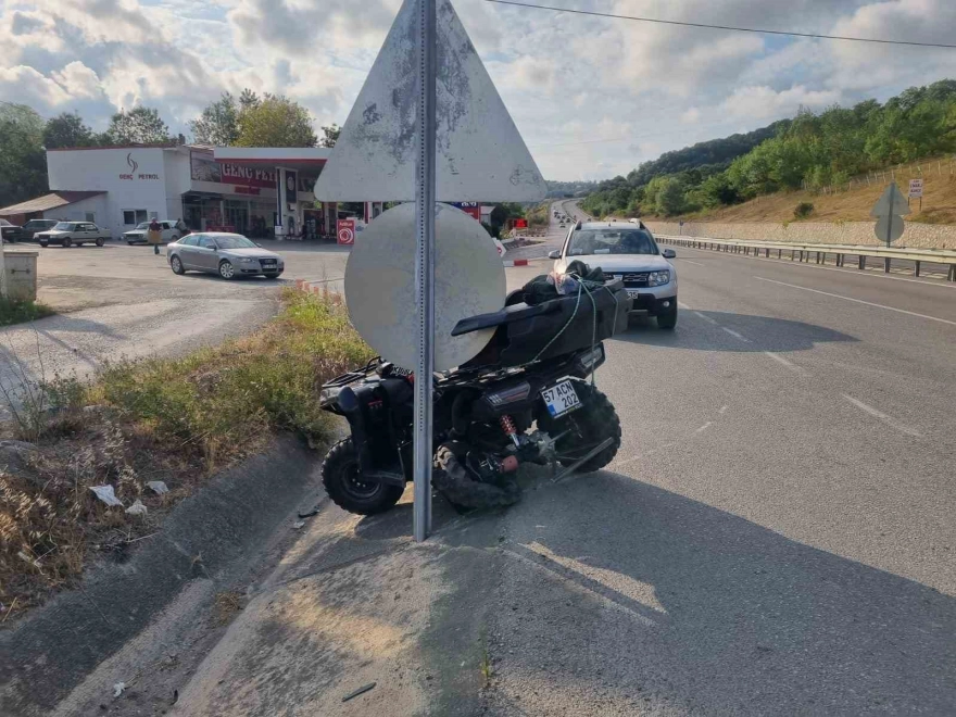 Polisten kaçan otomobil kaza yaptı: 2 yaralı