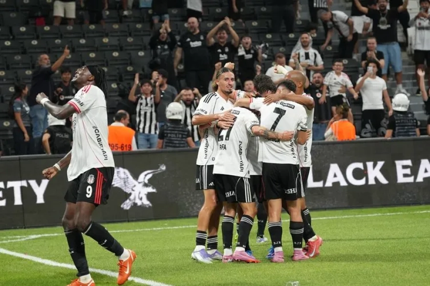 Beşiktaş'ta beklenen ayrılık yaşanıyor: Fesih görüşmeleri başladı.
