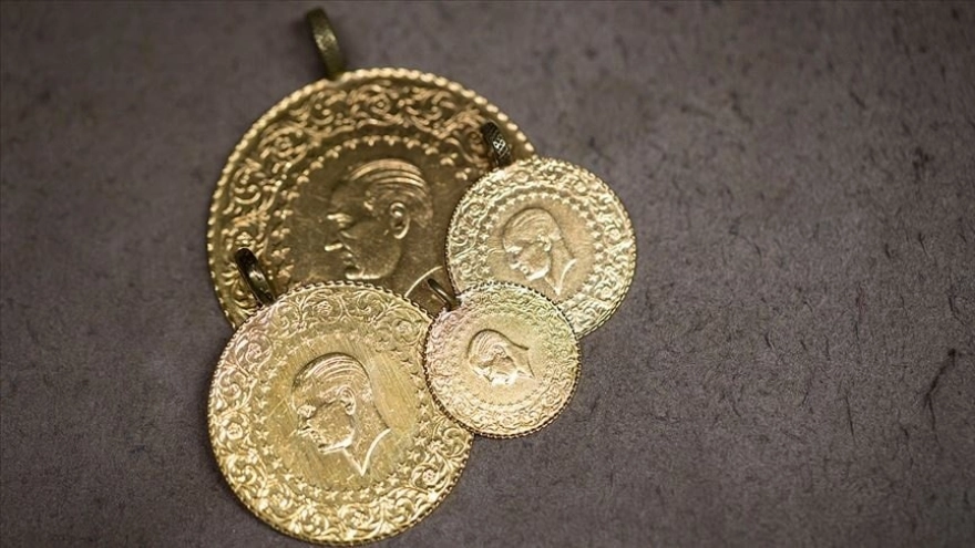 Türkiye'de sarrafiye sınıfı altınlar için üretimin sadece Darphane tarafından yapılması, çevre ülkelerdeki kısıtlama olmaması nedeniyle kuyumcularda karmaşıklık yarattı.