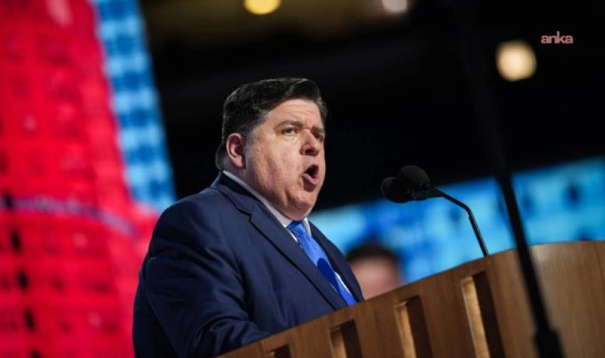 Illinois Valisi Pritzker, Trump'ın yetkisini, çalışan ailelerin sorunlarından dikkatleri dağıtmak amacıyla kötüye kullandığını belirtti.