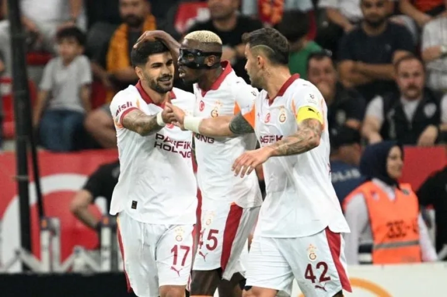 Süper Lig'in önde gelen kulüplerinden Galatasaray'dan kaleci Andre Onana için beklenmedik bir hamle geldi. Yıldız kaleci ise geleceği hakkında kararını verdi.