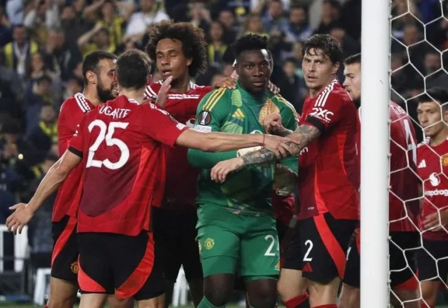 Süper Lig'in önde gelen kulüplerinden Galatasaray'dan kaleci Andre Onana için beklenmedik bir hamle geldi. Yıldız kaleci ise geleceği hakkında kararını verdi.