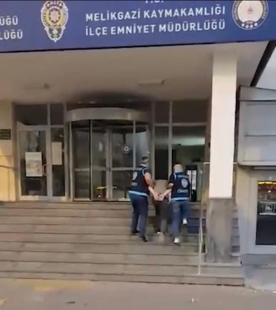 Eski eşini bıçakla ağır yaralayan şahıs yakalandı