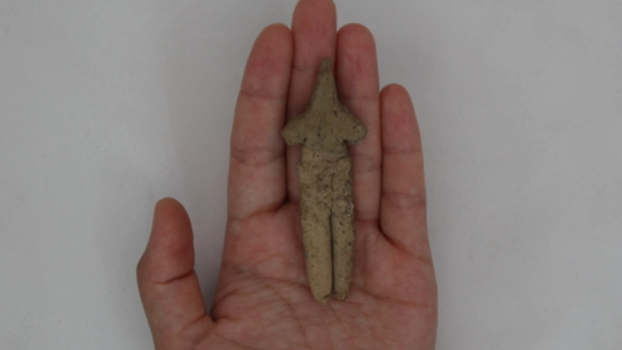 8 bin yıllık tilki postlu erkek figürü bulundu