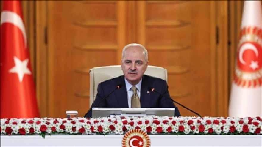 Meclis Başkanı Kurtulmuş: Türkiye'ye özgü bir model oluşturmak komisyonun tarihi başarılarından biri olacak