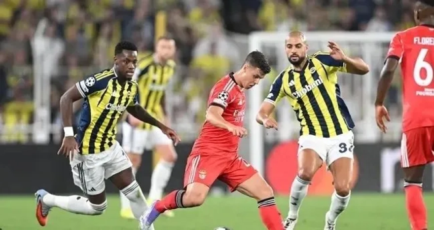 TRT 1 canlı yayınında UEFA Şampiyonlar Ligi Benfica-Fenerbahçe maçı şifresiz olarak izlenebiliyor.