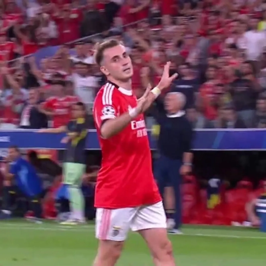 Kerem Aktürkoğlu, Fenerbahçe'ye attığı gol sonrasında yaptığı hareketle gündem oldu.