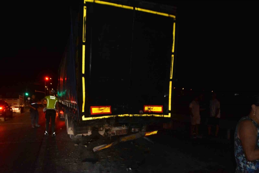 Ayvalık'ta zincirleme trafik kazası: 1 kişi öldü, 3 kişi yaralandı