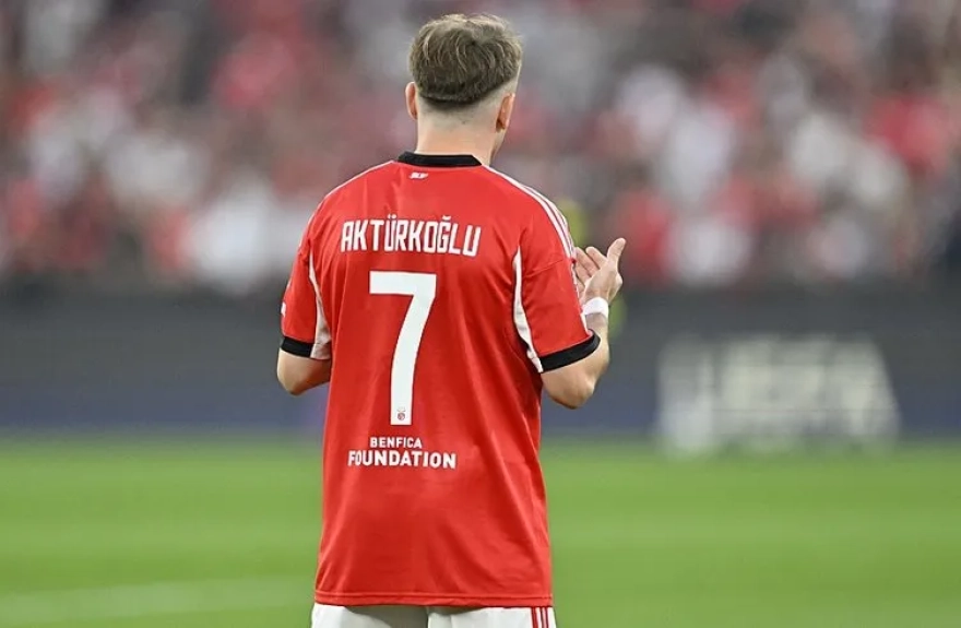 Kerem Aktürkoğlu, Benfica-Fenerbahçe maçının ardından dikkat çeken bir harekette bulundu.