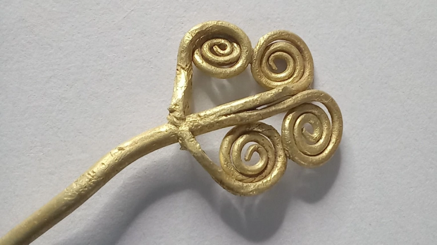 4 Bin 500 Yıllık Ender Taş ve Altın Broş Gün Yüzüne Çıkarıldı