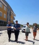 Muhabirler Görev Başında Saldırıya Uğradı: Polis Olayı İzledi