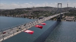 Türk Bayrağı İstanbul Boğazı Köprülerine Asıldı