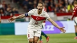 Hakan Çalhanoğlu'nun menajeri, yıldız oyuncunun geleceğiyle ilgili net açıklamalarda bulundu ve Fenerbahçe ile Galatasaray iddialarına cevap verdi.