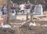 Cenaze Töreninde Başlayan Tartışma Mezarlıkta Kavgaya Dönüştü