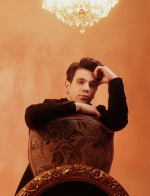 Manifest grubundan Mina Solak, sevgilisi Anıl Emre Daldal'ın mesajlaşmalarının ortaya çıkmasının ardından ayrıldıklarını duyurdu.